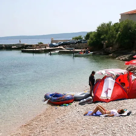 Zavala 8802c * Jelsa (Hvar)