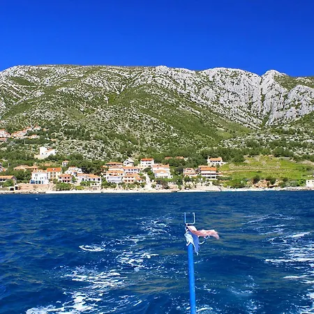 Zavala 8802c * Jelsa (Hvar)